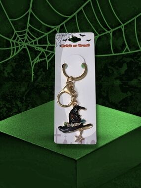 Halloween Black Witch's Hat Bag Charm / Keychain with Star Charm